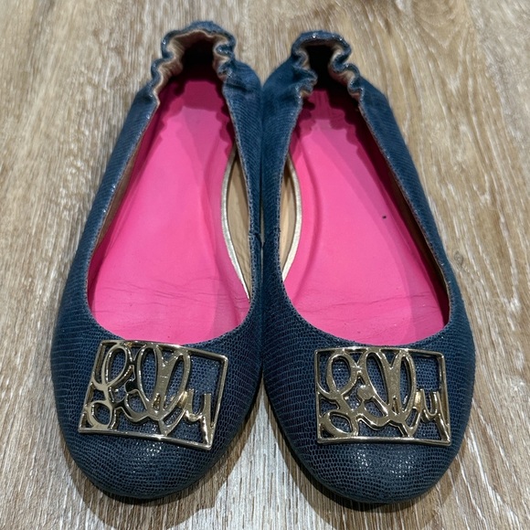 Lilly Pulitzer Size 9.5 Blue / Gold Logo Flats with Pink Insole - Picture 1 of 10